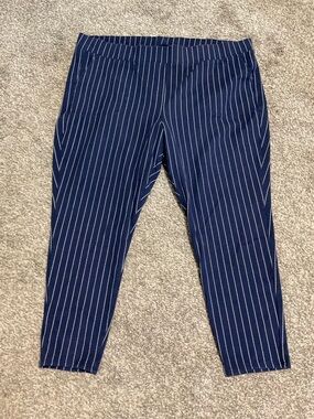 Torrid Navy with White Pinstripe Stretch  Legging Cropped Pant 4X